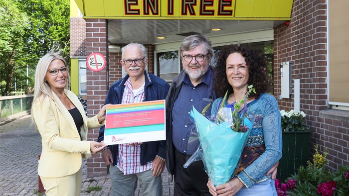 Eenhoornzegel voor Stichting Hulpverlening vanuit Westfriese kerken