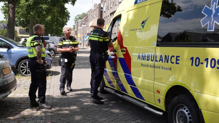 Auto rijdt Vollerswaal in