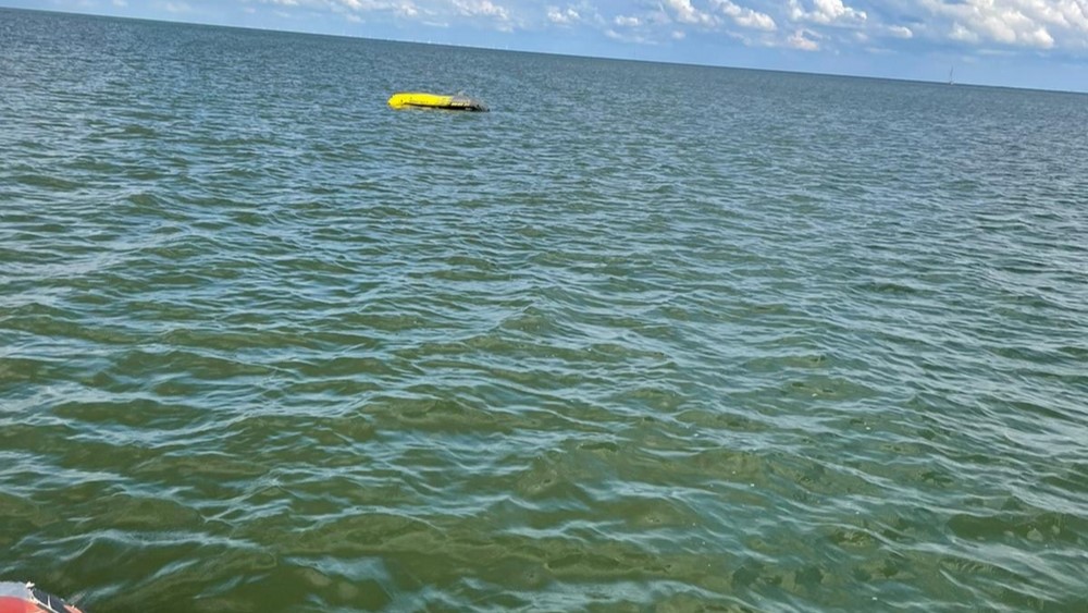 Groot alarm voor omgeslagen opblaaskano ter hoogte kust Wijdenes