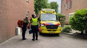 Man valt van ladder in Enkhuizen1