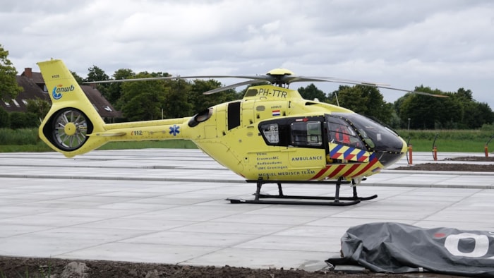 Man valt van ladder in Enkhuizen2