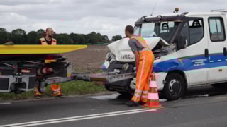 In Wognum biotsten drie auto's op elkaar