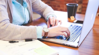 Online nieuws vaak niet ondertiteld