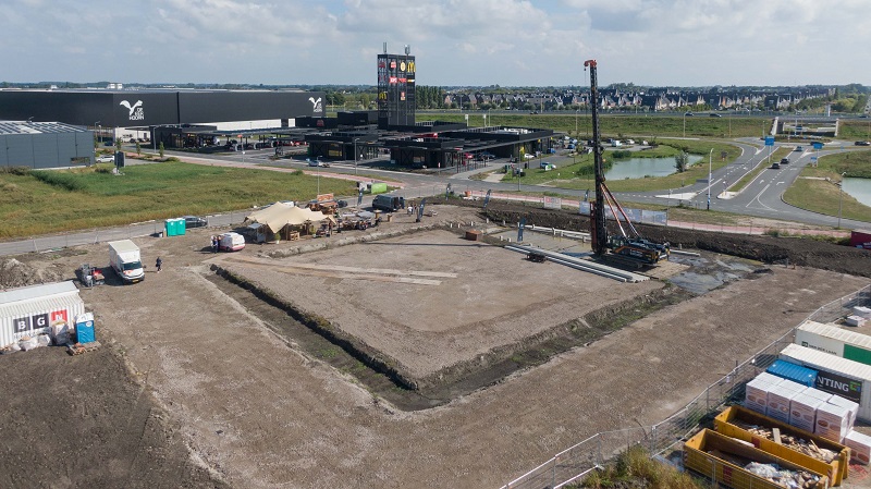 Autoschade Dampten slaat eerst paal van hypermodern bedrijfspand op Zevenhuis