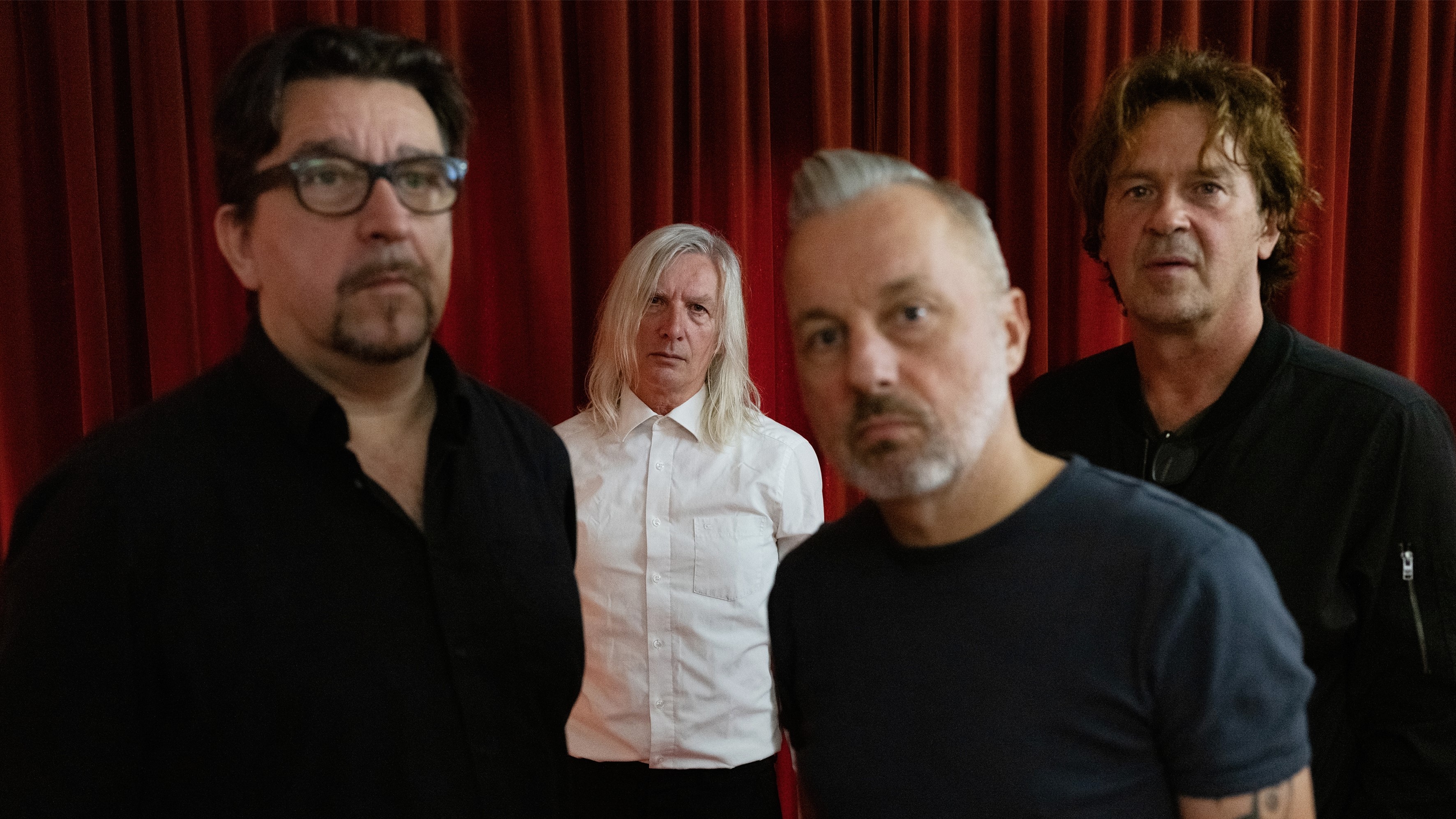 Post-punk met Stakbabber en Leznik in Manifesto