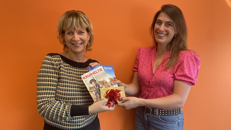 Theaterbezoekers geven theaterkaarten cadeau