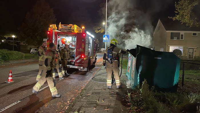 Brand in kledingcontainer