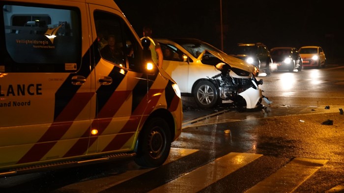 Auto&#39;s botsen in Zwaag