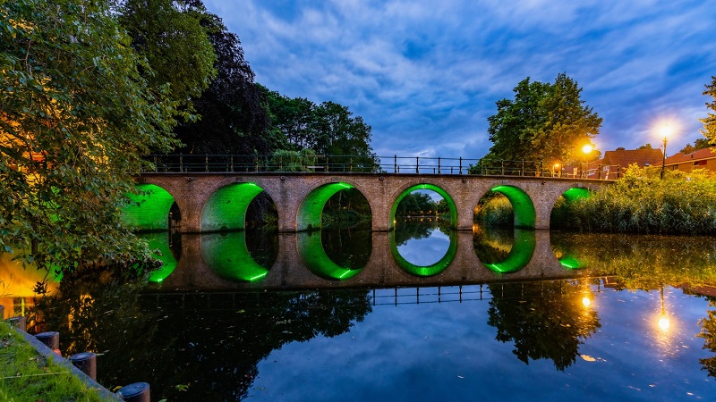 Oosterpoortbrug kleurt groen