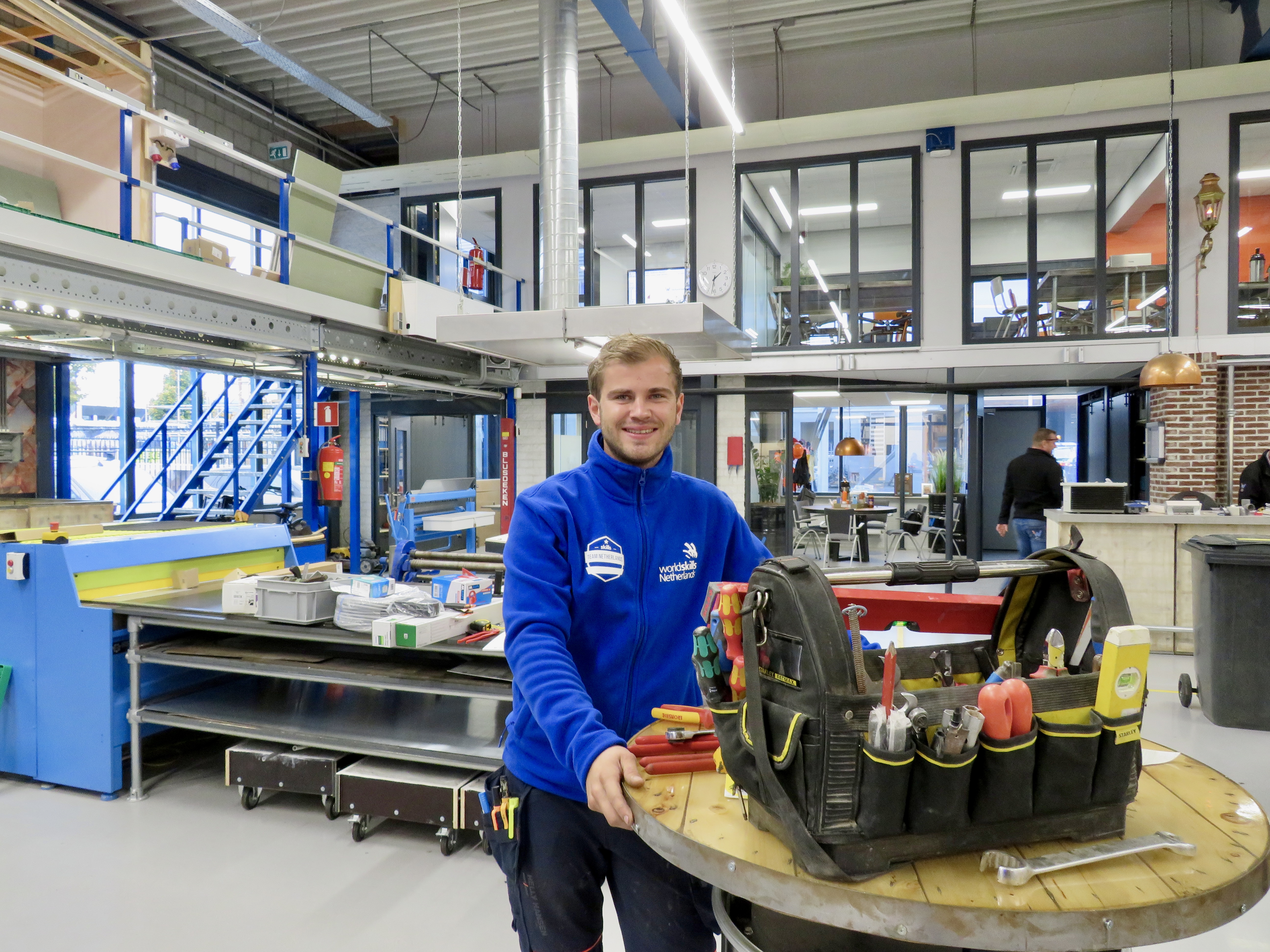 Sam Strijbis uit Dirkshoorn op erepodium WK installatietechniek