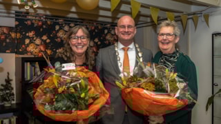 Koninklijke onderscheiding voor Jacqueline van Hoorn en Gonda de Vries