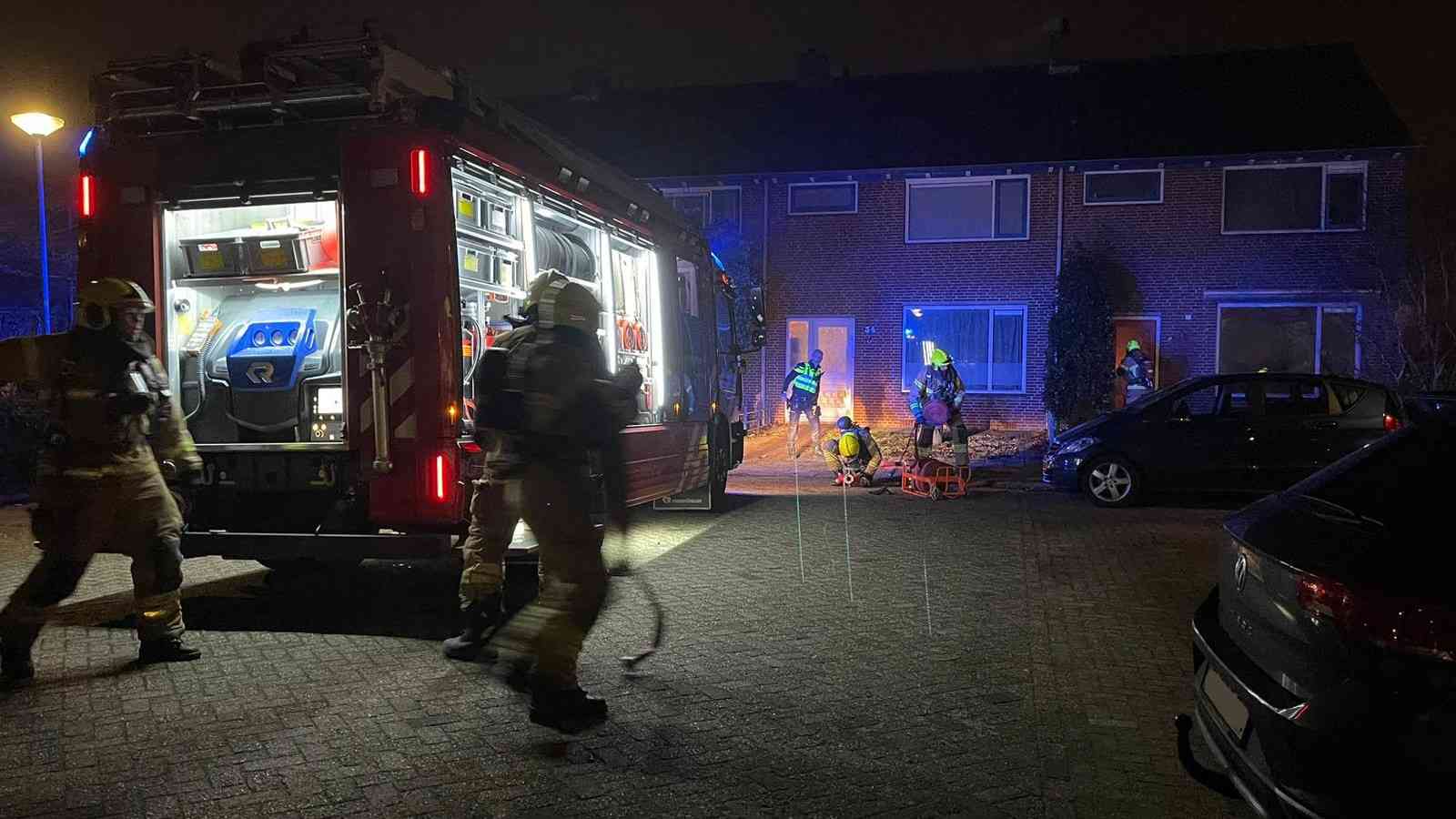 Bij woningbrand in Hoogkarspel, vrouw gewond en 2 honden overleden