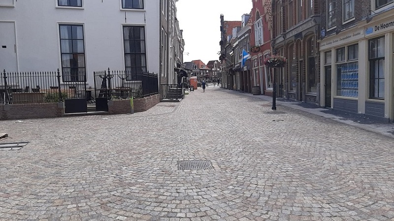 Bescheiden aanpassingen aan het Kerkplein