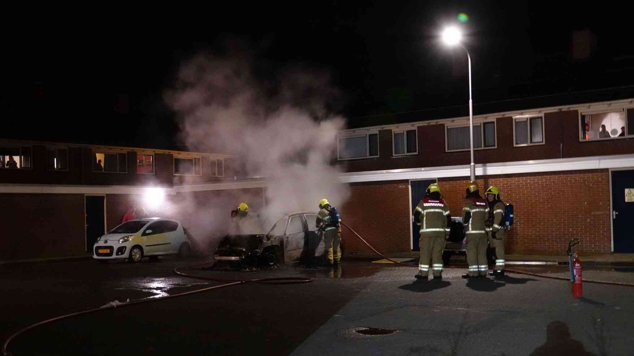 Auto in brand op parkeerplaats in Bovenkarspel