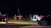 Auto belandt in weiland Zwaagdijk-Oost