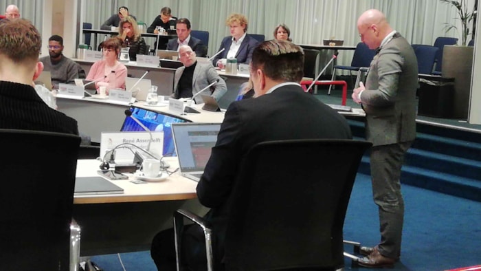 Burgemeester Jan Nieuwenburg over de wettelijke mogelijkheden van een messenverbod