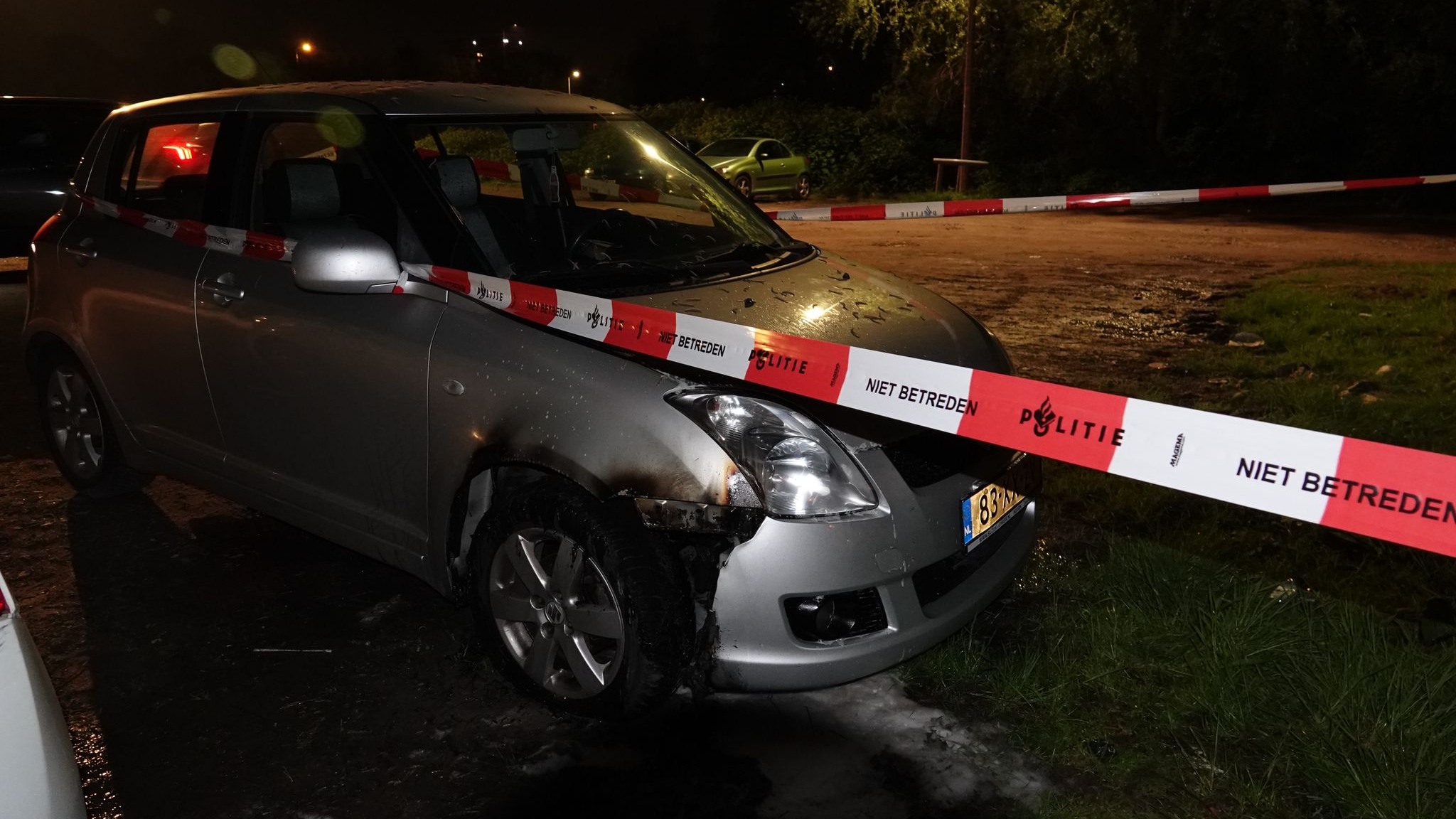 Auto bijna in brand op parkeerplaats aan de Melkweg