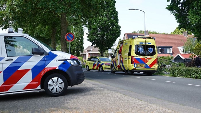 Wielrenner met spoed naar ziekenhuis na aanhaalactie (Zwaag)