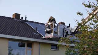 Brandweer redt kat uit dakgoot6