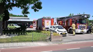Brand in autogarage in Zwaag