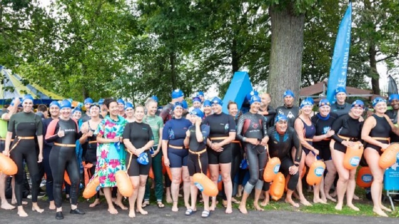Succesvolle Swim to Fight Cancer Hoorn haalt meer dan 39.000 euro op voor kankeronderzoek