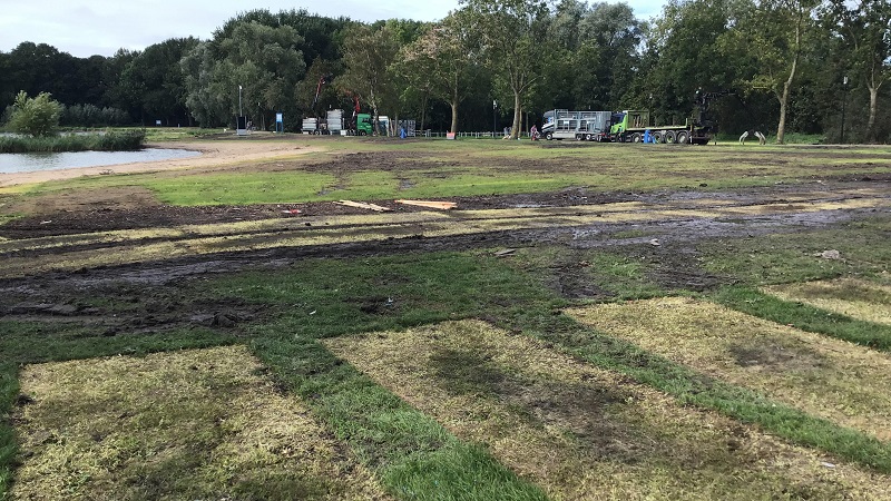 Schoonmaak na Outdoor Stereo en Hoorn Zingt Hollands verlaat vanwege de regen