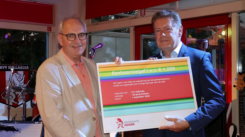 HVV Hollandia ontvangt Eenhoornzegel