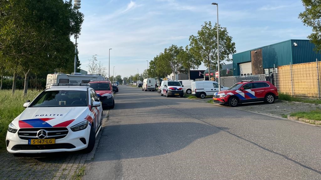 Onderzoek door politie aan Atoomweg op Hoorn 80