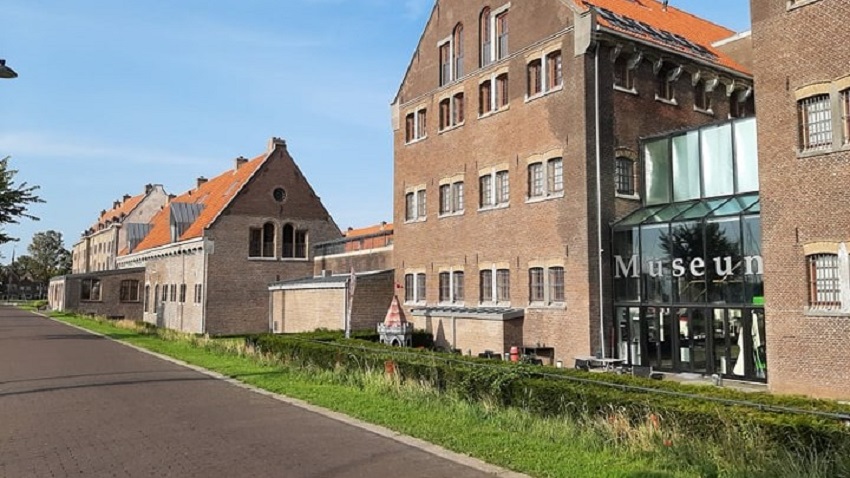 Museum is gewoon open, geen zandzakken voor de deur
