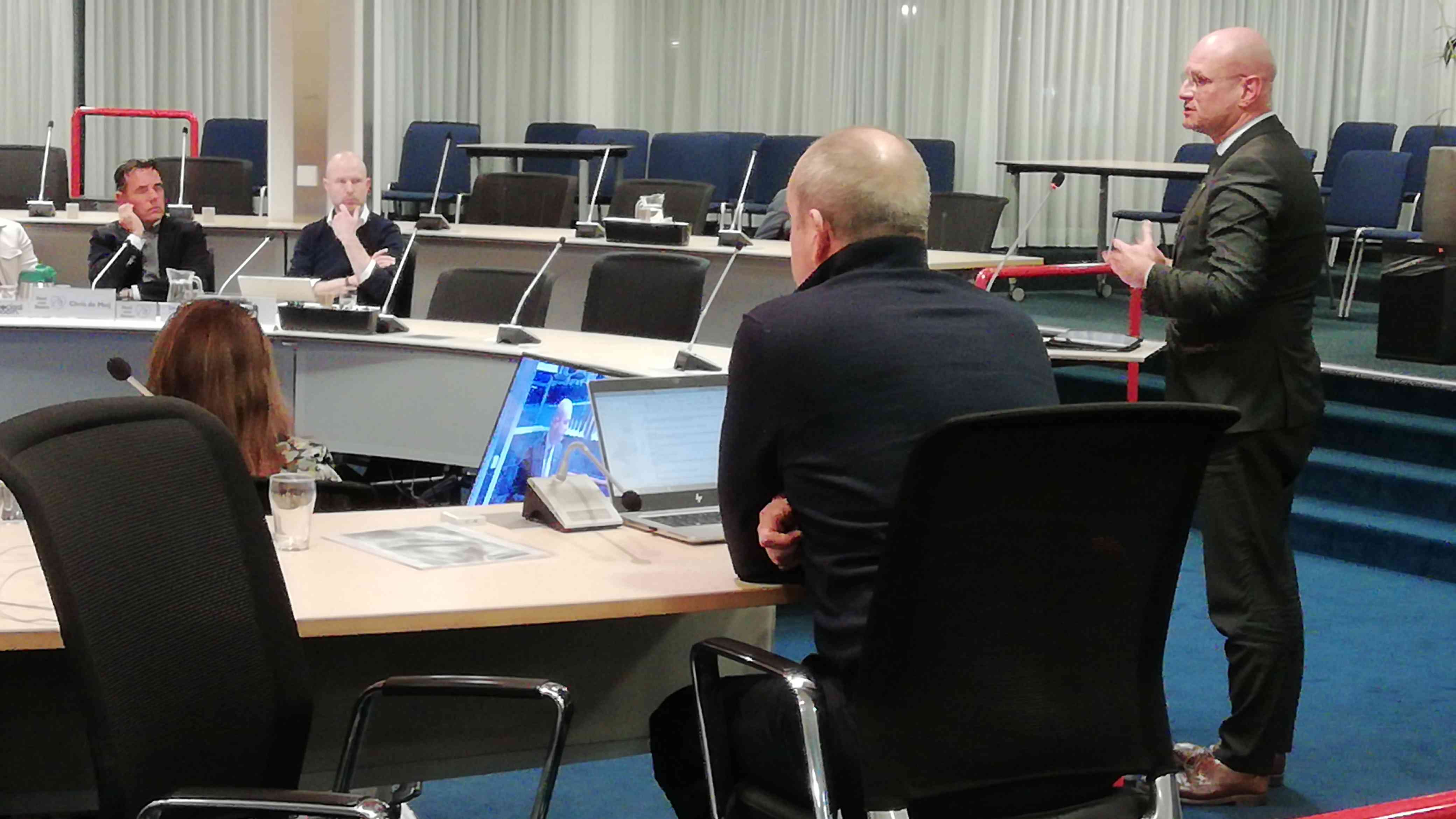 Brandweer uit de brand? (+ gesprek met burgemeester Nieuwenburg)