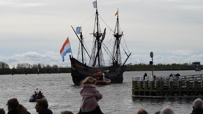 VOC-schip de Halve Maen vertrokken uit Enkhuizen B