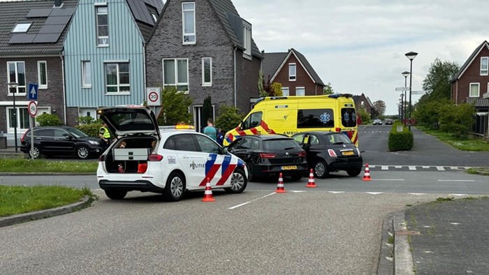 Aanrijding vermoedelijk door zichtbeperkende planken (Zwaag)