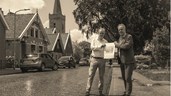 Overdracht van de tekening in Wognum